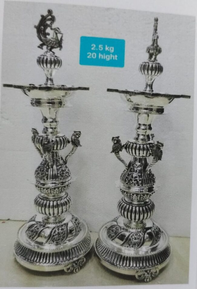 2.5 Kg & 20 " height Oil Lamp With Stand